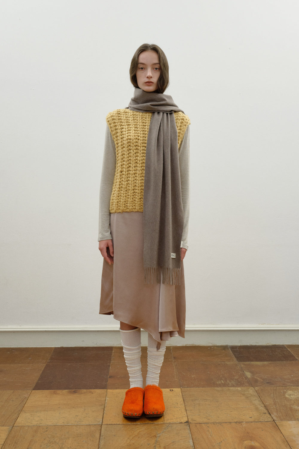 Woven Cashmere Scarf Solid_Dark beige