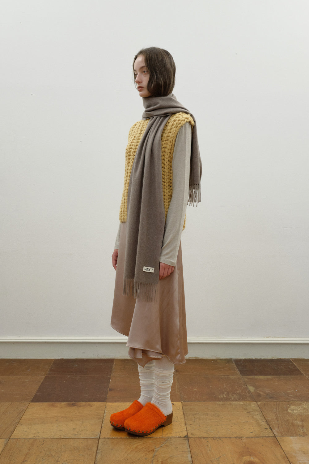 Woven Cashmere Scarf Solid_Dark beige