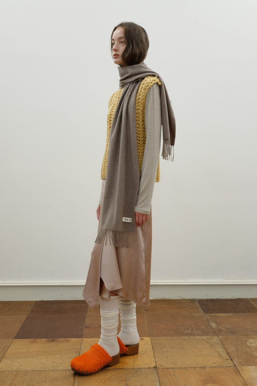 Woven Cashmere Scarf Solid_Dark beige