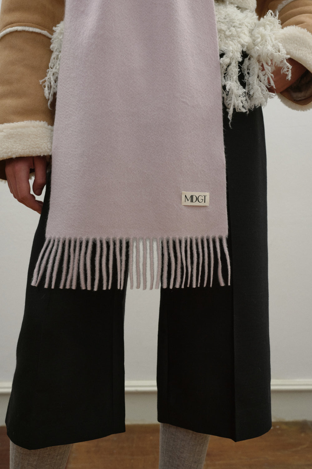 Woven Cashmere Scarf Solid_Smoke pink